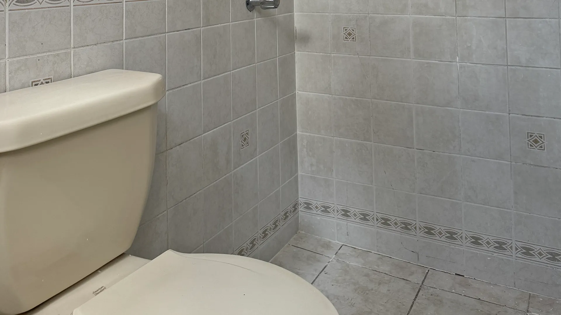 Alquiler de casa de 1 nivel en Condominio Santa Bárbara - Image 5